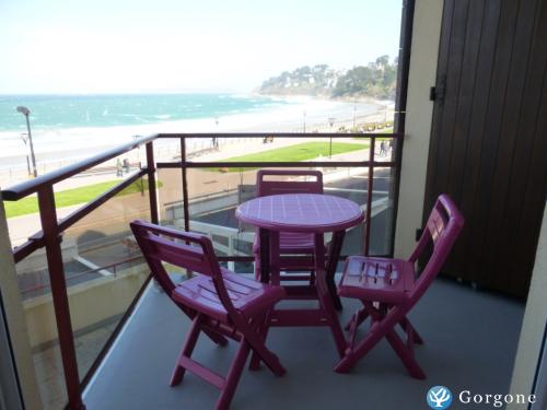 Photo n°1 de :Apt T2 trs belle vue mer - Plage de Trestraou - Accs Internet
