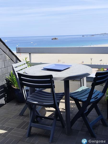 Photo n°6 de :Perros Guirec T2 vue panoramique mer 2** 